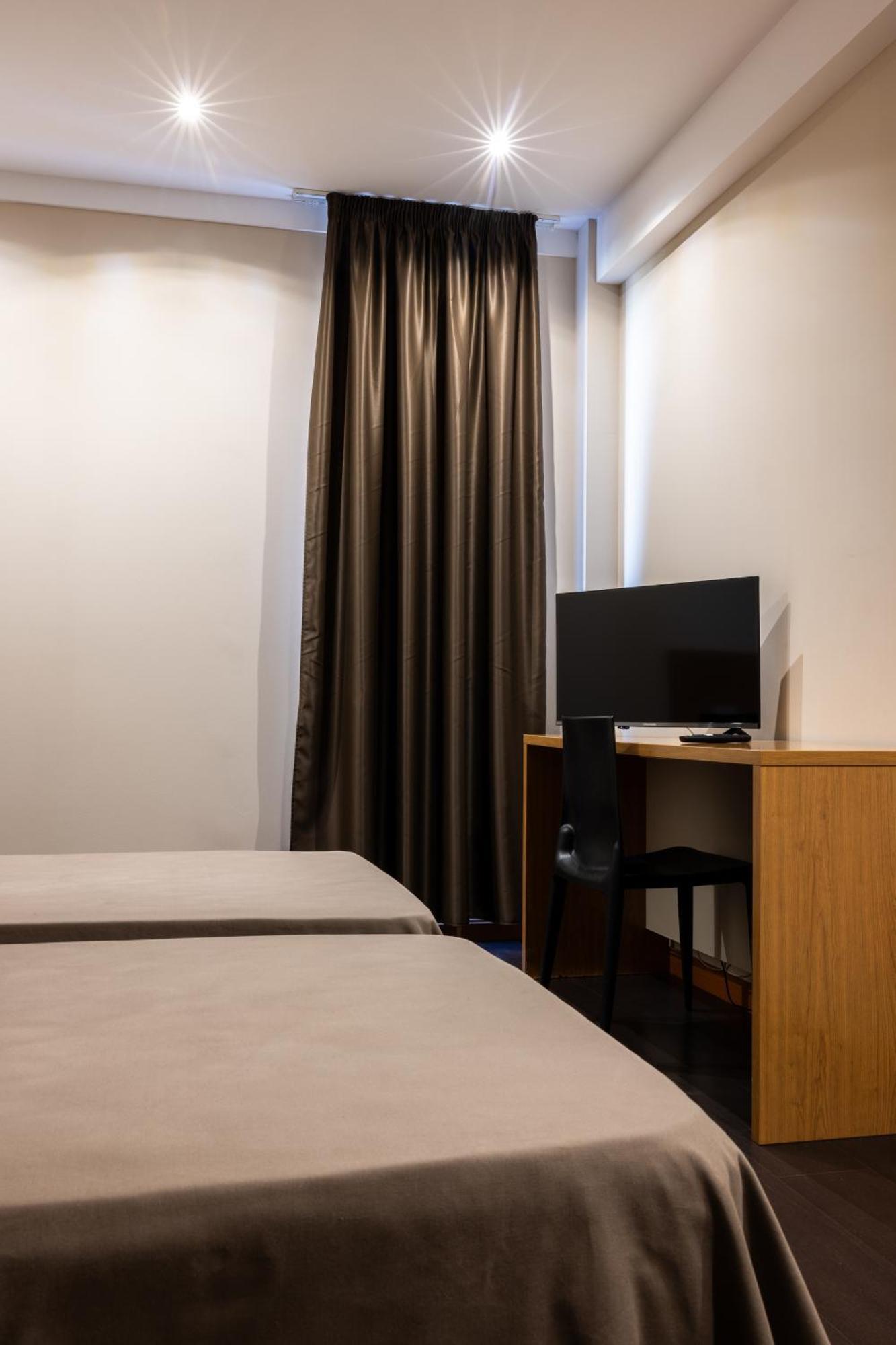 As Hoteles Ponferrada Columbrianos المظهر الخارجي الصورة